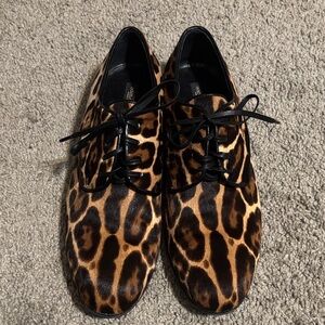 Dolce & Gabbana Leopard Print Oxfords, 39 EU, Like New